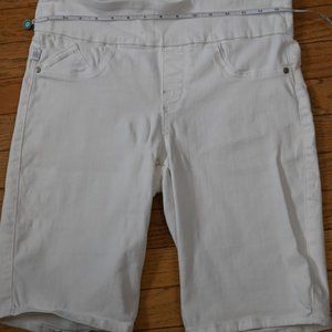 Rock & Republic Denim Rx Fever Pull On Shorts